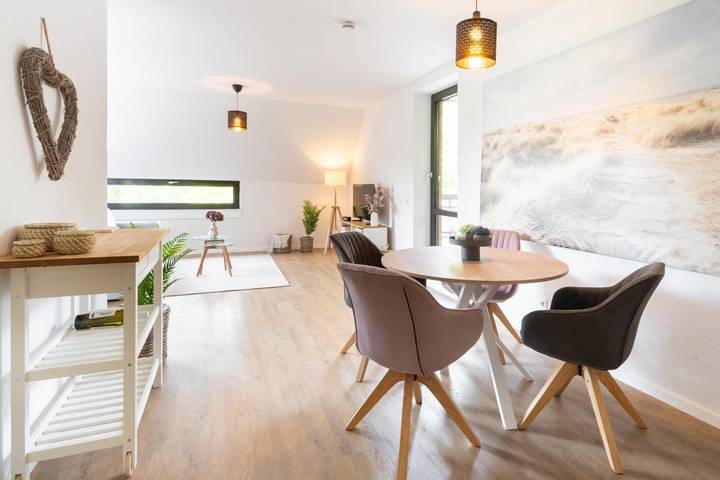 Ferienwohnung für 4 Personen, mit Balkon und Terrasse sowie Ausblick in Zwischenahner Meer