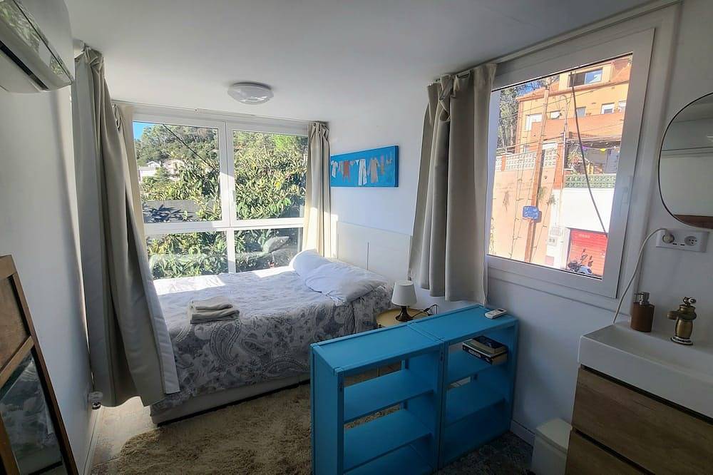 House with swimming pool next to Barcelona. in Sant Cugat del Vallès, Barcelona Inland