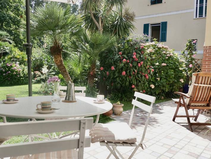 Gîte pour 6 personnes, avec jardin à Vallecrosia