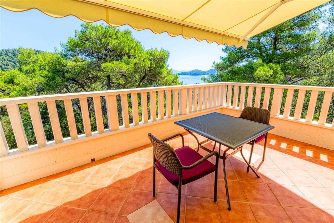 Ganzes Studio, Karla - Studio in Polače, Balkon mit seitlichem Meerblick in Mljet