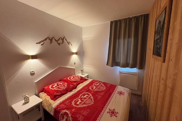 Entire apartment, T3 for 6/7 people with direct access to the slopes, beautiful view, summer swimming pool, shops in Valmeinier, Saint-Jean-de-Maurienne region