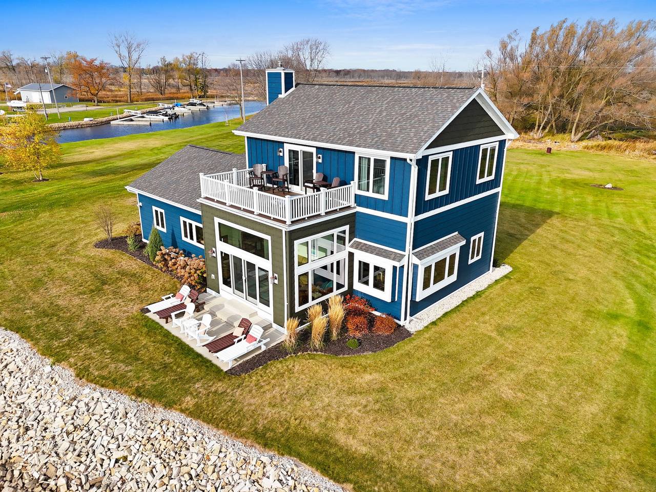 Lakeside Retreat | 2 Docks | Bay Access in Condado de Oconto