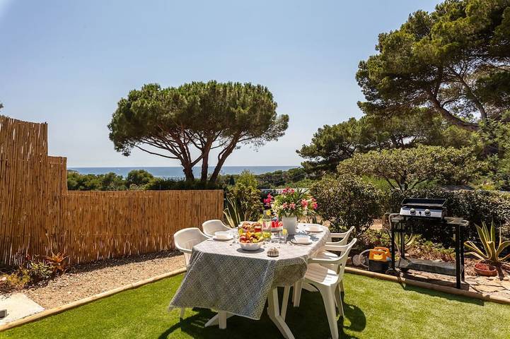 Location de vacances pour 4 personnes, avec jardin et terrasse dans Plage Du Pradeau