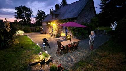 Gîte pour 6 personnes, avec terrasse et jardin, adapté aux familles à Beaucoudray