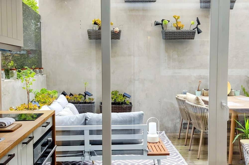 Appartement entier, Ihb Cosy Studio w\/ Amazing Terrace in Espinho, District de Aveiro