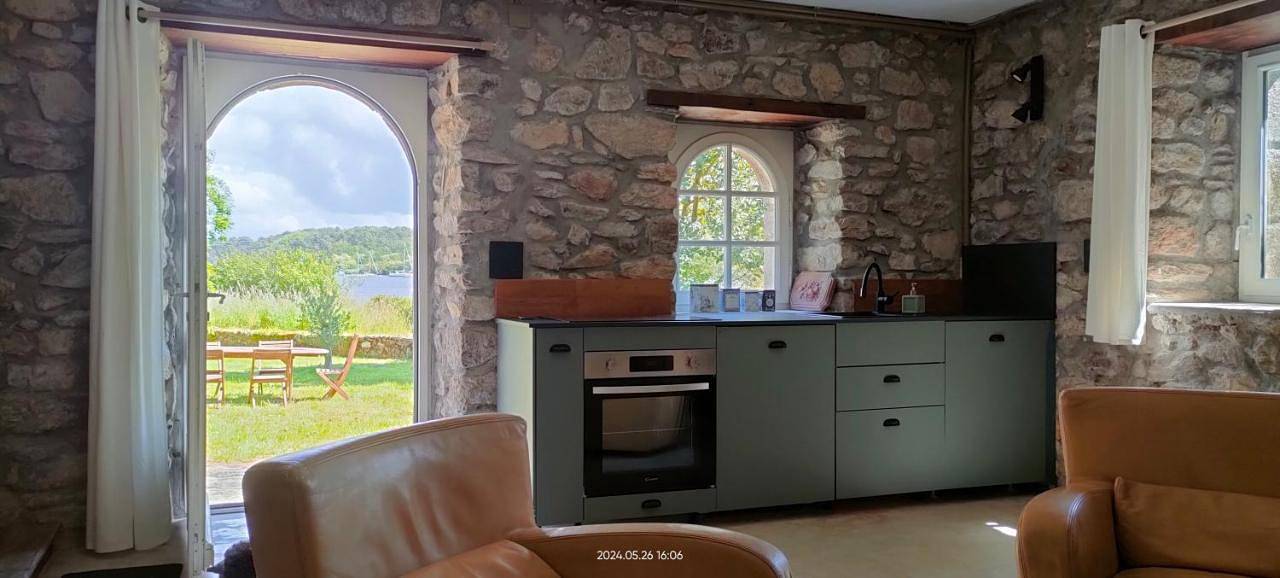 Two-Bedroom House in Marzan, Côte des Mégalithes