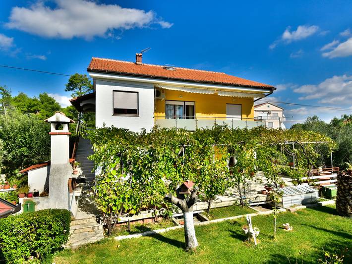 Ferienwohnung für 6 Personen, mit Terrasse und Garten auf Vir