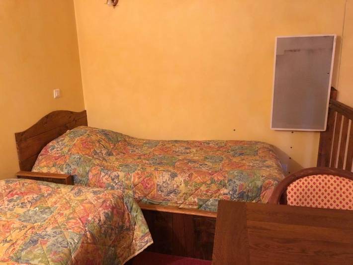 Hôtel pour 3 personnes, avec terrasse à Bèze (homonymie) - 2