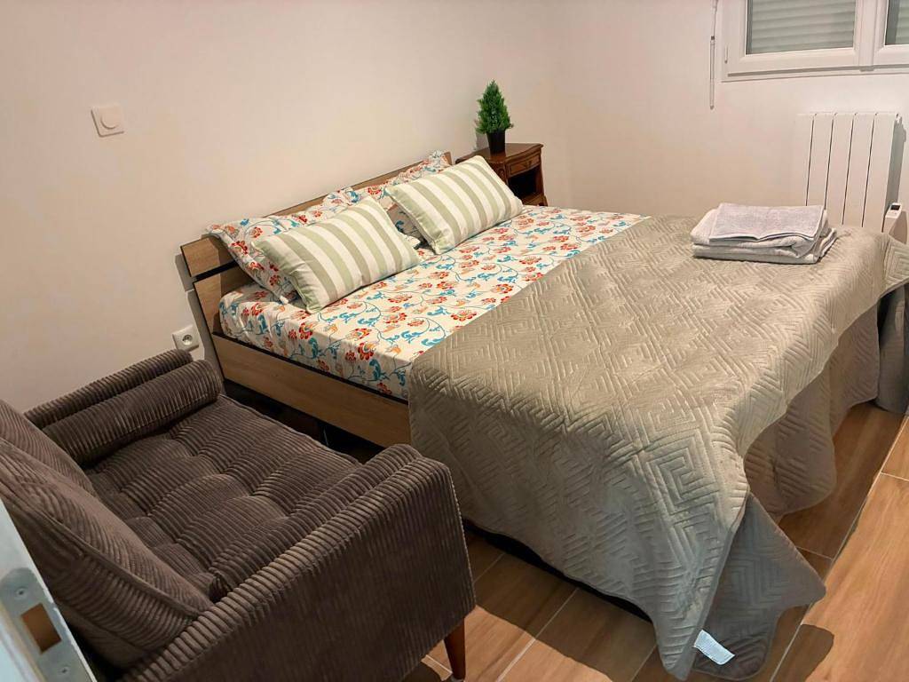 Apartamento entero, Novastay Breuillet — Apartamento moderno con jardín in Breuillet (Essonne), Essonne