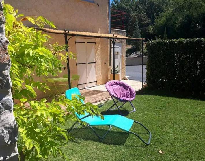 Gîte pour 4 personnes, avec Jacuzzi et Terrasse ainsi que Jardin et Vue à Curbans