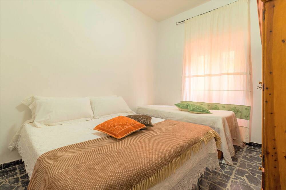 Sardinia Casa di Nonna Ida 7 rooms + garden+Bbq in Villaputzu, Cagliari Provinz