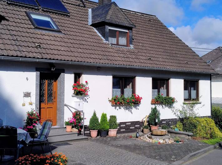 Ferienwohnung für 3 Personen, mit Terrasse und Garten im Westerwald