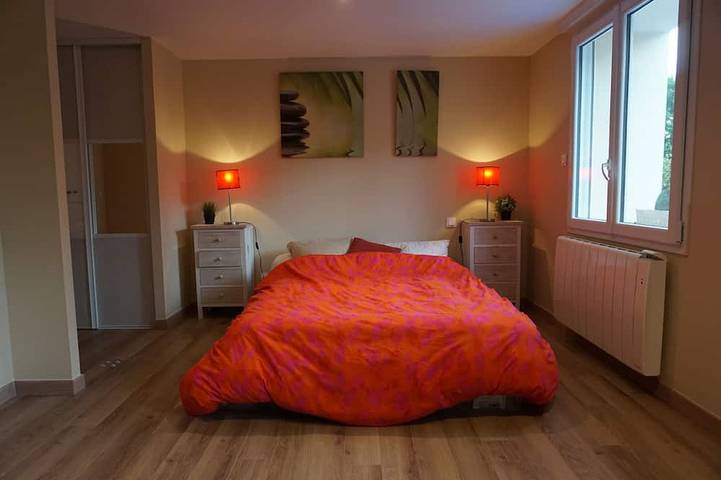 Location de vacances pour 11 personnes, avec jardin, animaux acceptés à Tonnay-Charente - 2