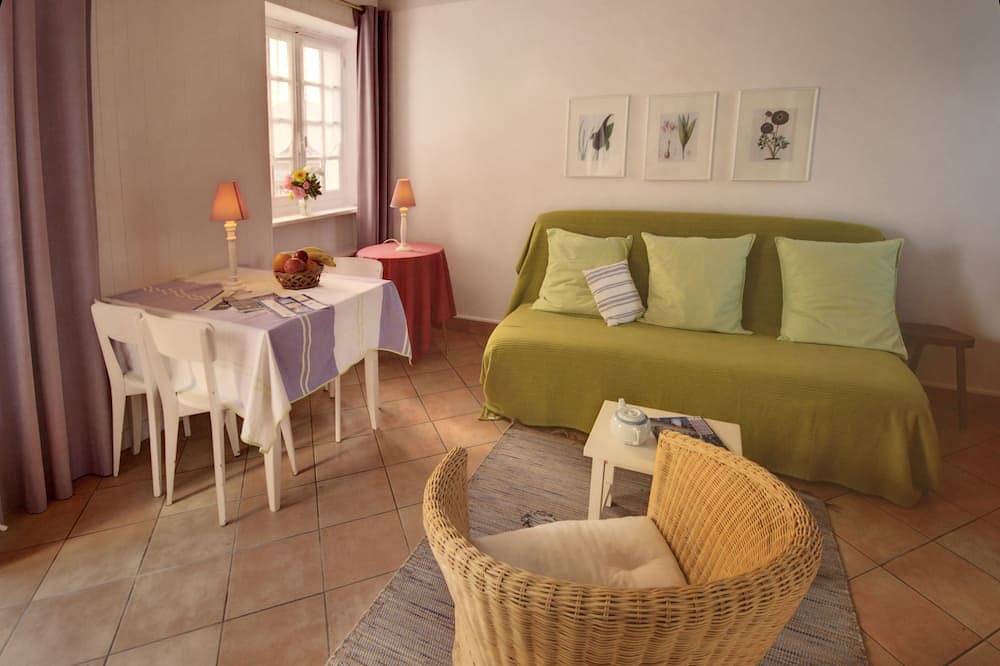 The Kereven Farm. \" Peace and space in Bénodet \"5 ha park South Brittany in Clohars-Fouesnant, Quimper region