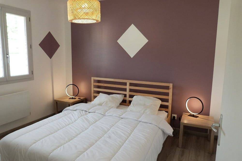 Chaleureuse Maison Neuve, 67m², Cosy, 2chambres, 1km Plage du Lac, 200m Bourg in Saint-Pardoux, Bellac region