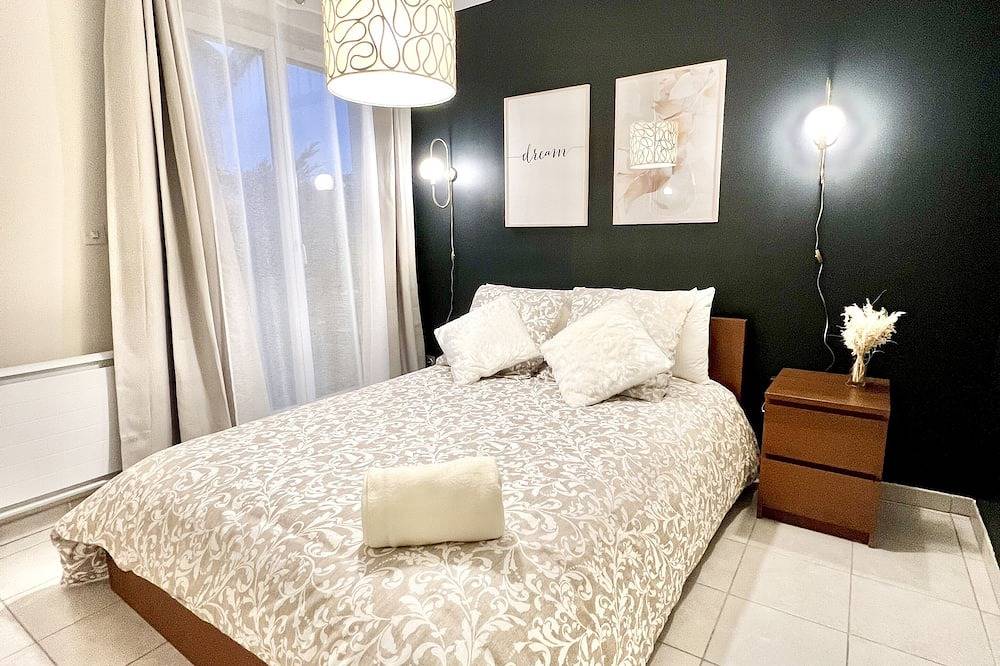 Appartement entier, Ravissant T2 avec terrasse et parking privé in Champagne-au-Mont-d'Or, Lyon et ses environs