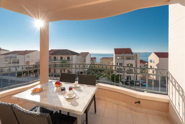 Apartament wakacyjny dla 5 osób, z balkon/ taras w Tučepi
