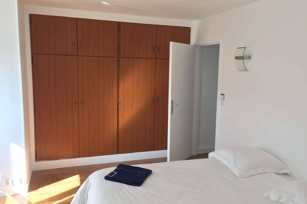 Beautiful, large, bright house! 12 minutes from Paris centre.... in Deuil-la-Barre, Valle del Oise