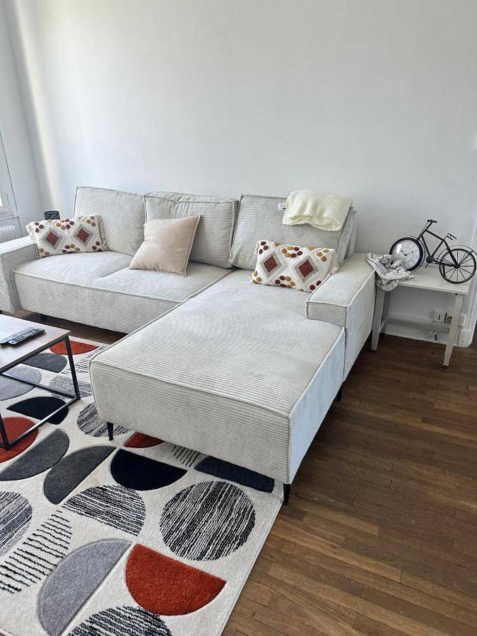 Appartement entier, Two-Bedroom Apartment in Saint-Pierre-des-Corps, Région de Tours