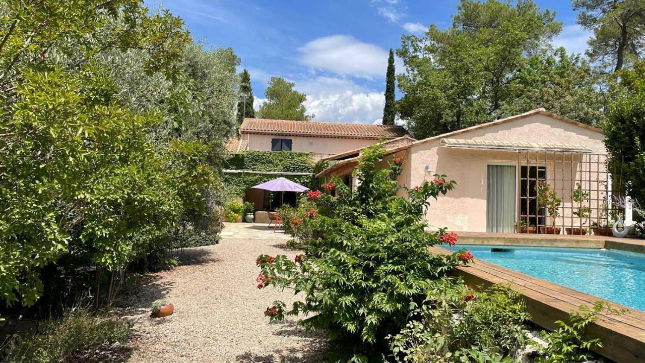 Double Room with Private Bathroom in Saint-Paul-en-Forêt, Région de Draguignan