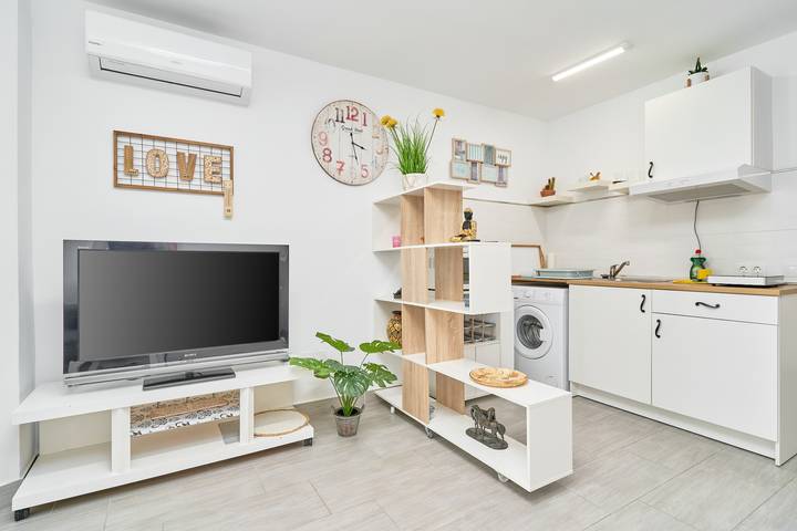 Entire studio, Studio 'El Faro 2' with Sea Views, Wi-Fi and Air Conditioning in Torrox Costa, Torrox