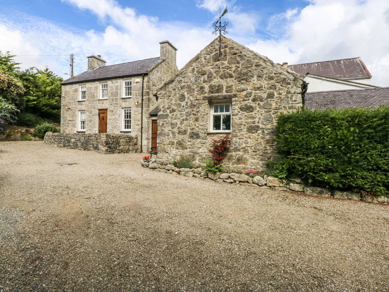 Tyddyn Iolyn in Benllech, Isle of Anglesey