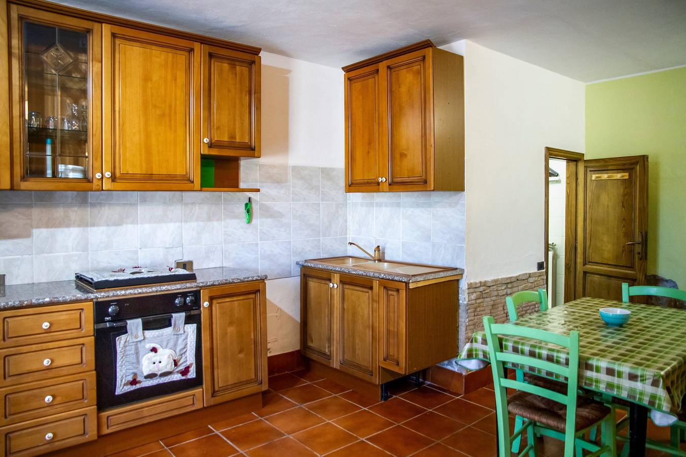Ganze Wohnung, Apartment 'Taverna' mit privater Terrasse, Gemeinschaftsgarten und Wlan in Gavorrano, Grosseto Provinz