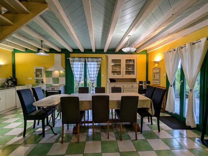 Gîte pour 12 personnes, avec Jacuzzi ainsi que Jardin et Sauna