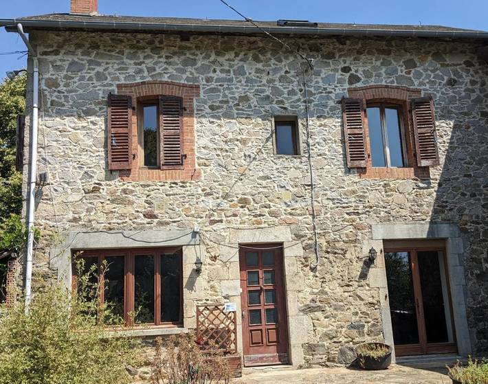 Location de vacances pour 8 personnes, avec jardin et vue, adapté aux familles à Ladignac-le-Long - 3