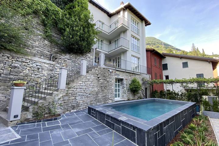 Ferielejlighed for 8 personer, med pool og søudsigt såvel som balkon og have - 1