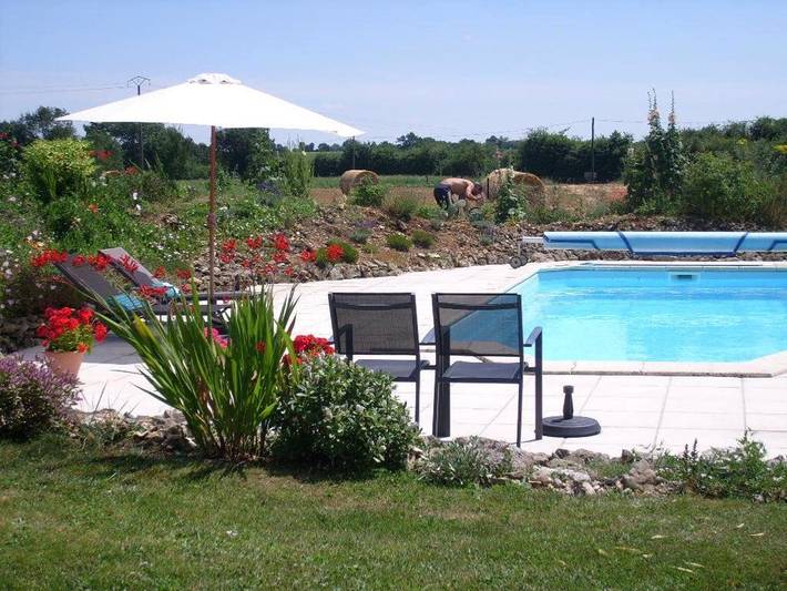 Chambre d’hôte pour 3 personnes, avec vue ainsi que jardin et piscine dans les Deux-Sèvres - 4