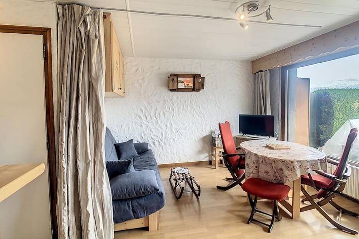 Gîte pour 2 personnes, avec terrasse dans Office De Tourisme De Combloux - 4