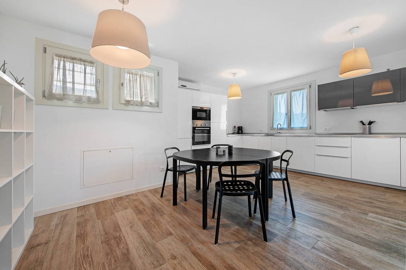 Villa 'Le Golfette Ville Al Golf 2' mit privatem Pool, privater Terrasse und Wi-Fi in Manerba del Garda, Gardasee-Berge