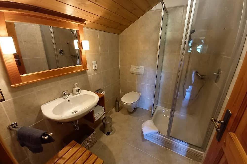 Ganze Wohnung, Ferienwohnung Veilchen im Obergeschoss für bis zu 2 Personen in Sankt Oswald-Riedlhütte, Šumava Mountains