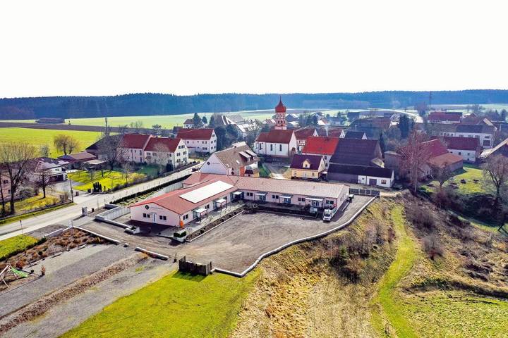 Ferienwohnung für 6 Personen, mit Terrasse und Garten sowie Ausblick in Burgau