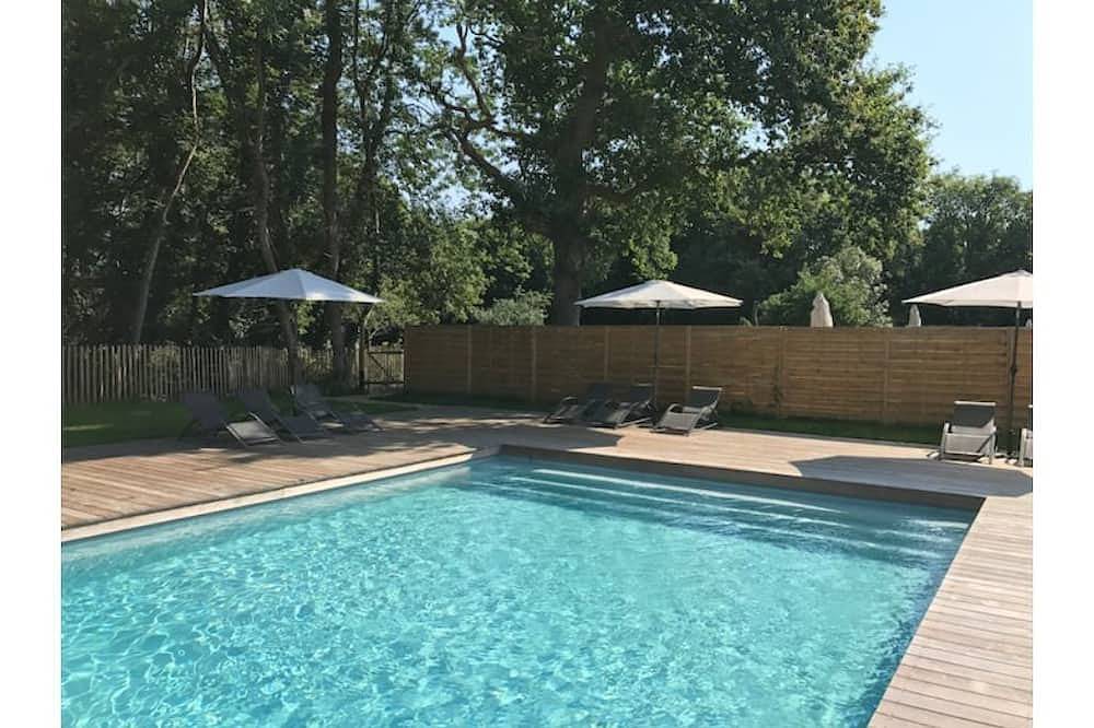 Longère Jardin Pisicne et vue - Logement 2 in Locoal-Mendon, Côte des Mégalithes