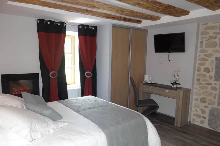 Gîte pour 3 personnes, avec piscine et jardin à Chaudes-Aigues - 2