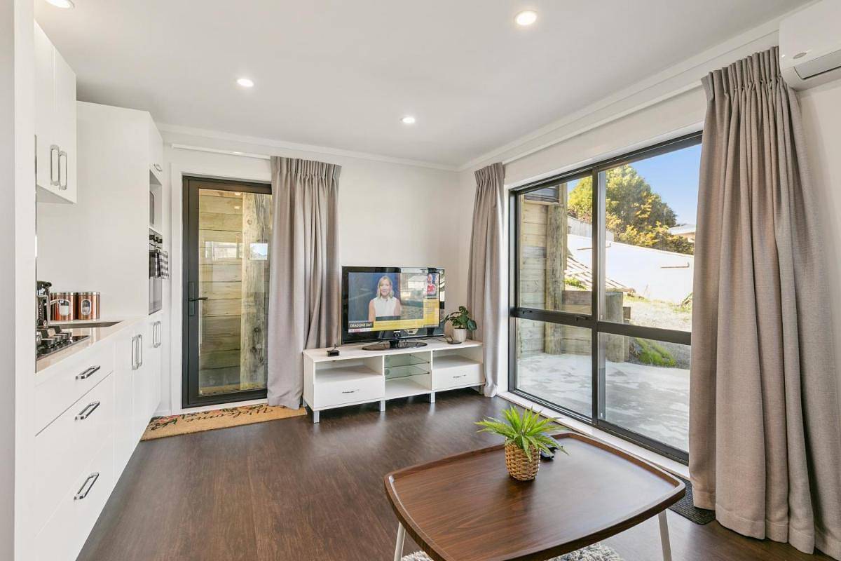 Ganze Wohnung, Moderne 1-Zimmer-Wohnung, privater Eingang, voll ausgestattete Küche in Wellington