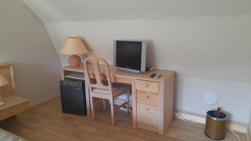 Location de vacances pour 2 personnes, avec jardin ainsi que vue et balcon à Saint-Martin-Valmeroux - 2