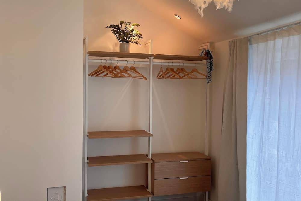 Ganze Wohnung, Münchener Penthouse mit Dachterrasse, Küche und Parkplatz im Stadtteil Moosach in München Moosach, München