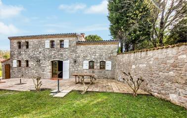 Gîte pour 6 personnes, avec piscine ainsi que jardin et terrasse, animaux acceptés à Prayssas