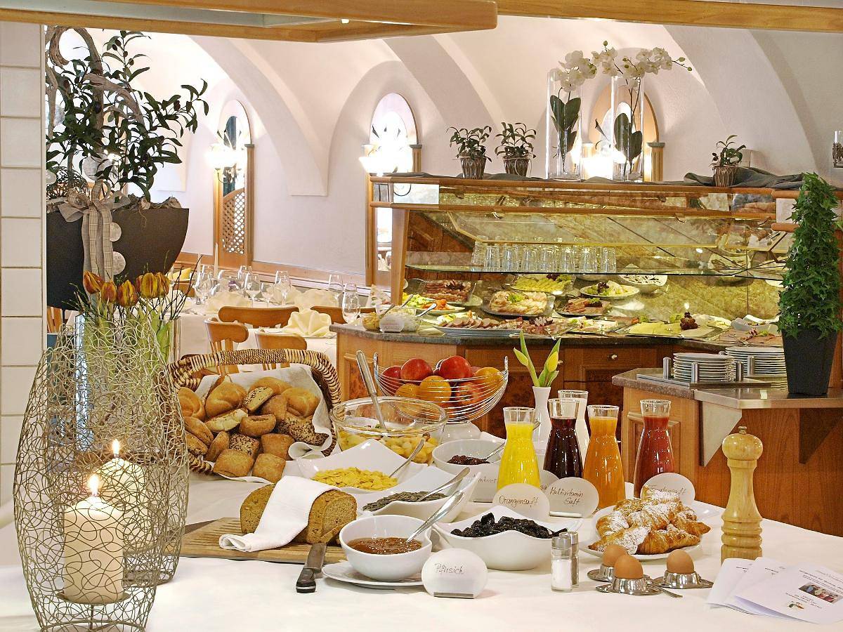 Hotel zum Goldenen Anker - Dz Inn Parterre (20qm) in Windorf, Ostbayern