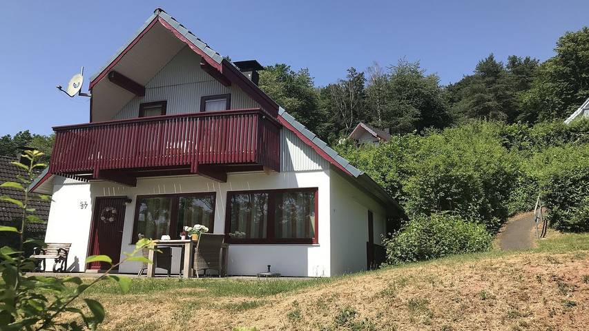 Ferienhaus für 4 Personen, mit Terrasse und Garten in Kirchheim