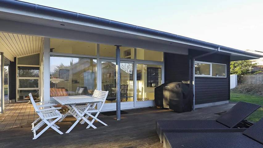Feriehus for 7 personer, med jacuzzi og terrasse i Hals