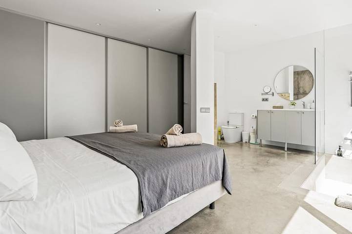 Location de vacances pour 8 personnes, avec balcon ainsi que jardin et piscine à Cabrils - 3