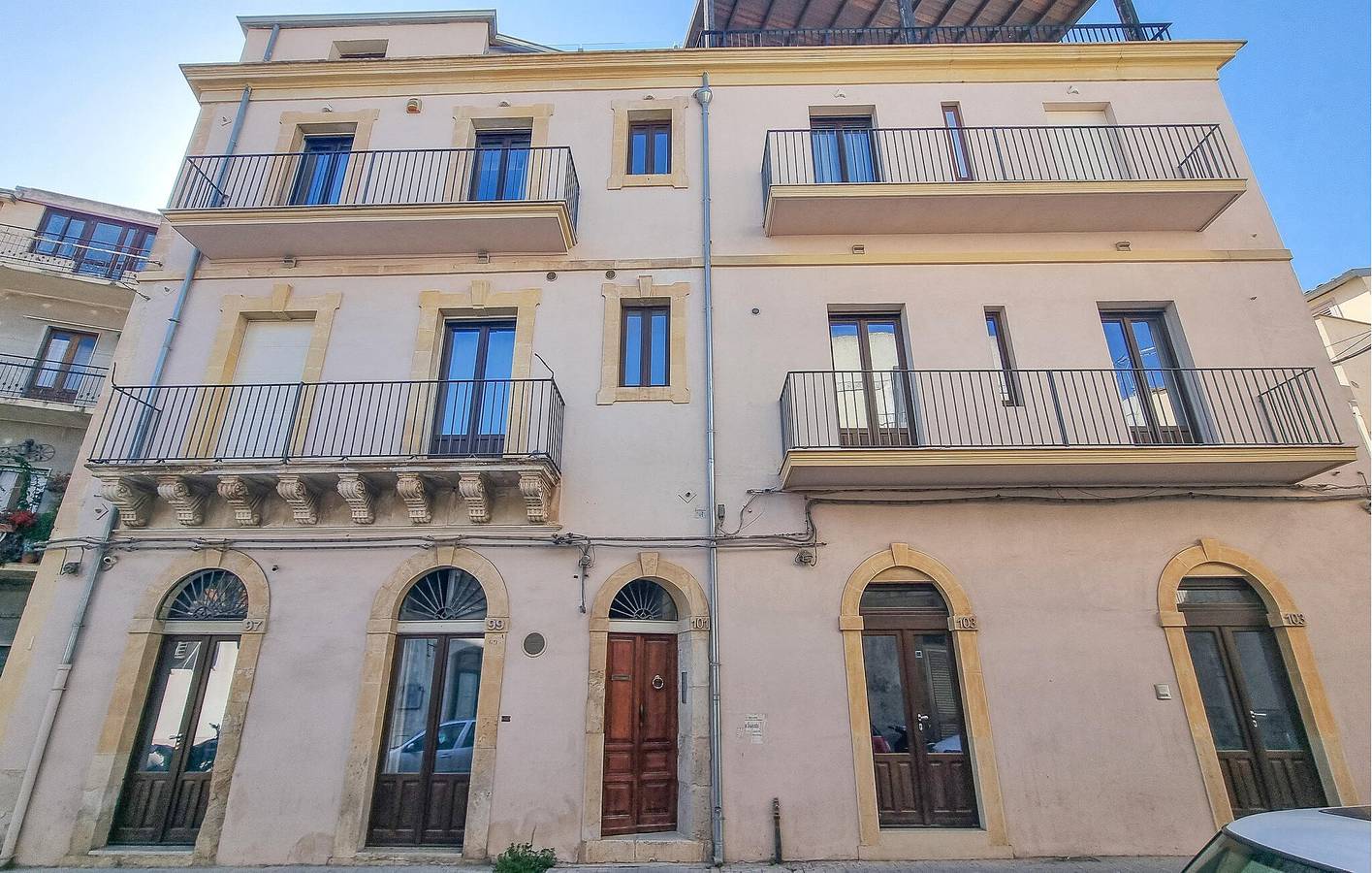 Appartement de vacances entier, Scicli City Center Apartment with WiFi & AC in Scicli, Province de Ragusa