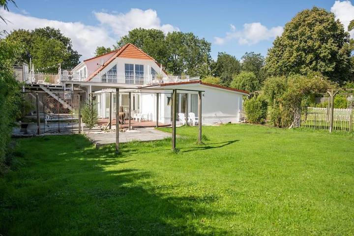 Ferienwohnung für 2 Personen, mit Terrasse und Garten in Friederikensiel