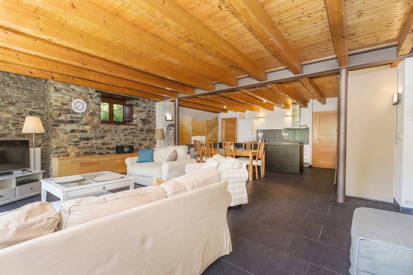 Casa rural 'Guillem Completa' con vistas al lago, Wi-Fi y aire acondicionado in Tavascan, Lladorre