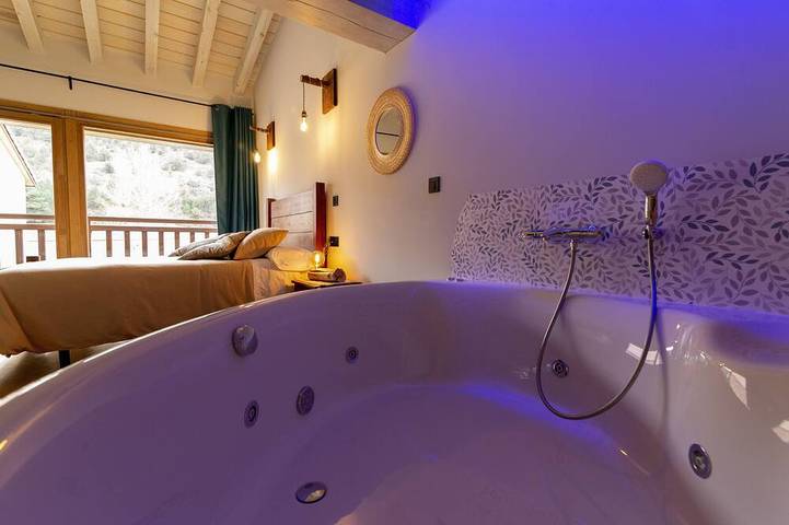 Gîte pour 3 personnes, avec Balcon ainsi que Jacuzzi et Jardin à Casarejos - 4