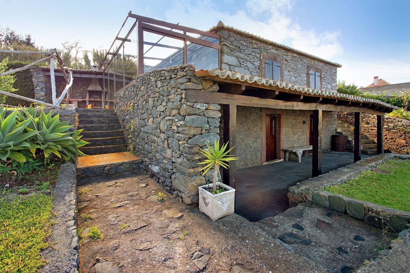Casa 'Villa Montemar' com Vista Mar, Jardim Privado e Wi-Fi in Ponta do Pargo, Madeira